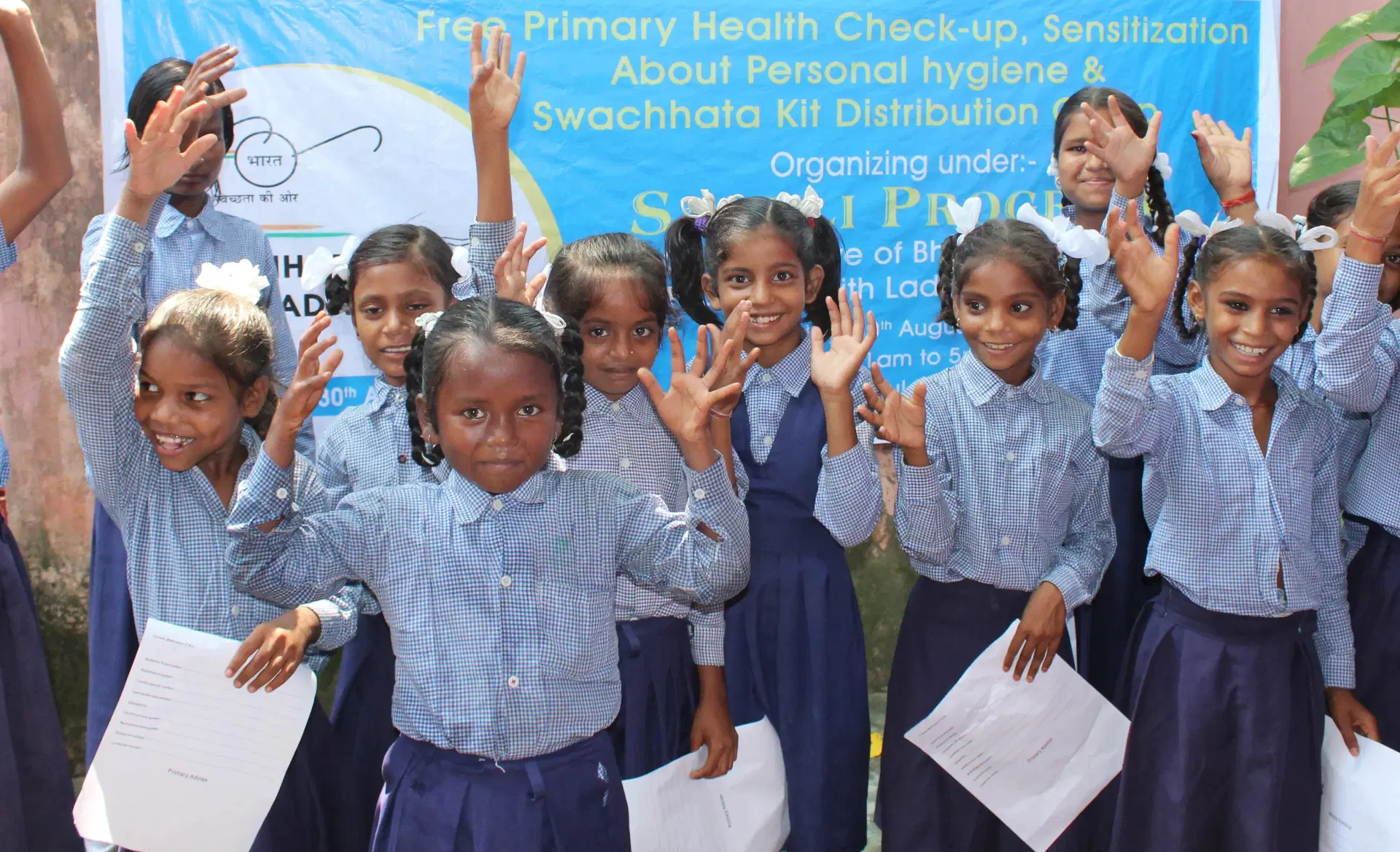 Adolescent girls in an SRH education session